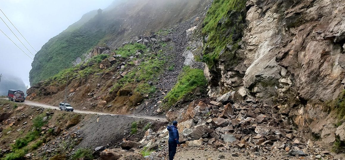 म्याग्दीमा मुख्य सडक अवरुद्ध