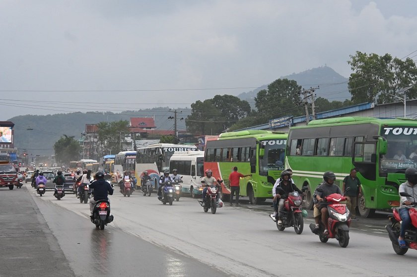 अनिश्चितकालीन यातायात बन्दको घोषणा
