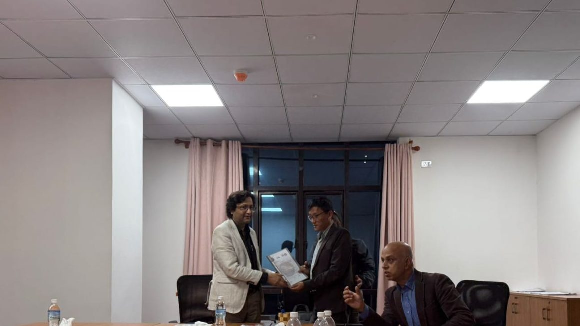 प्रधानमन्त्रीका प्रमुख सल्लाहकारसँग जेनजेड २.०को भेटघाट, लामो छलफलपछि सुझाबपत्र बुझाइयो