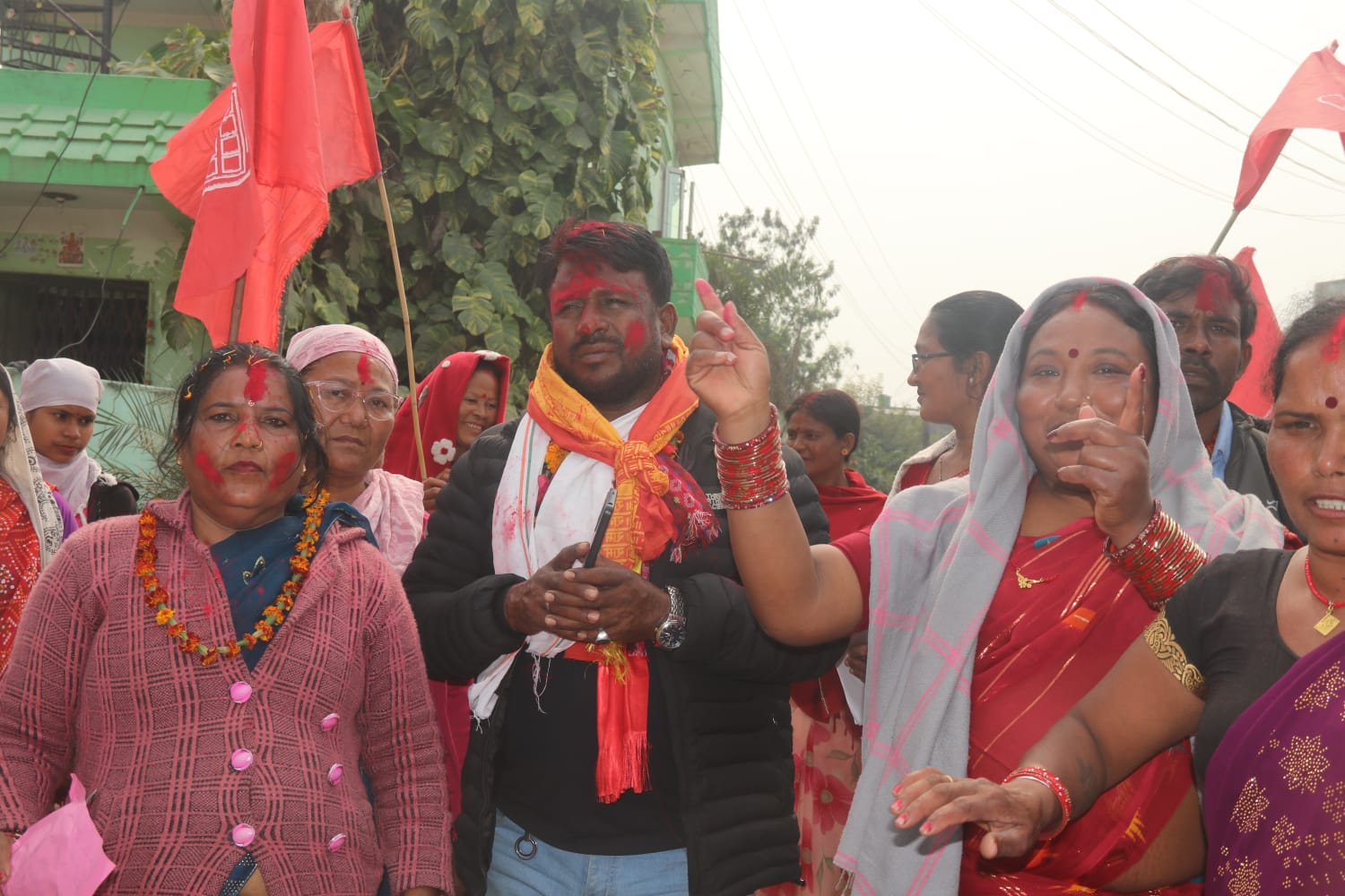 रुपन्देही–१ मा आम जनता पार्टीका उम्मेदवार देवानको घरदैलो तीव्र