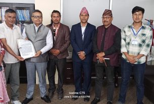 अर्थ समितिमा न्याय माग्दै पुगे लघुवित्त पीडित, प्रतिवेदन कार्यान्वयन गर्न माग